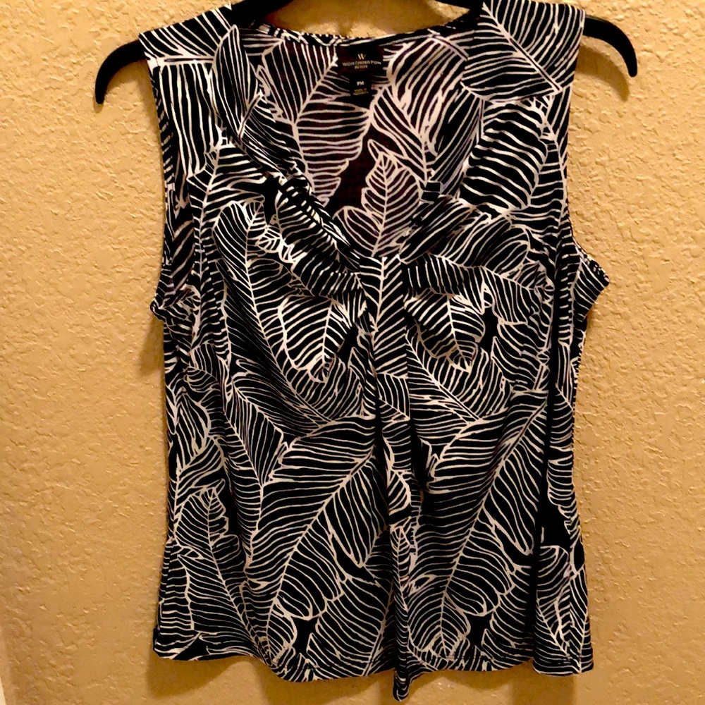 Worthington petite blouse. Worn very few times Petite med. Black/white palm leaf